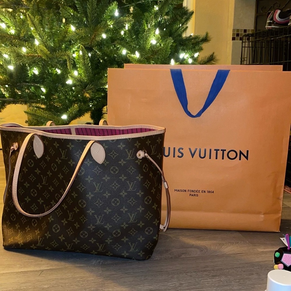 Ven $1300 Louis Vuitton Peony never full GM